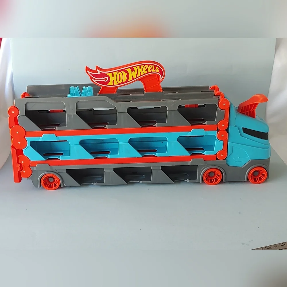 Hot Wheels Blue and Orange Car Transporter